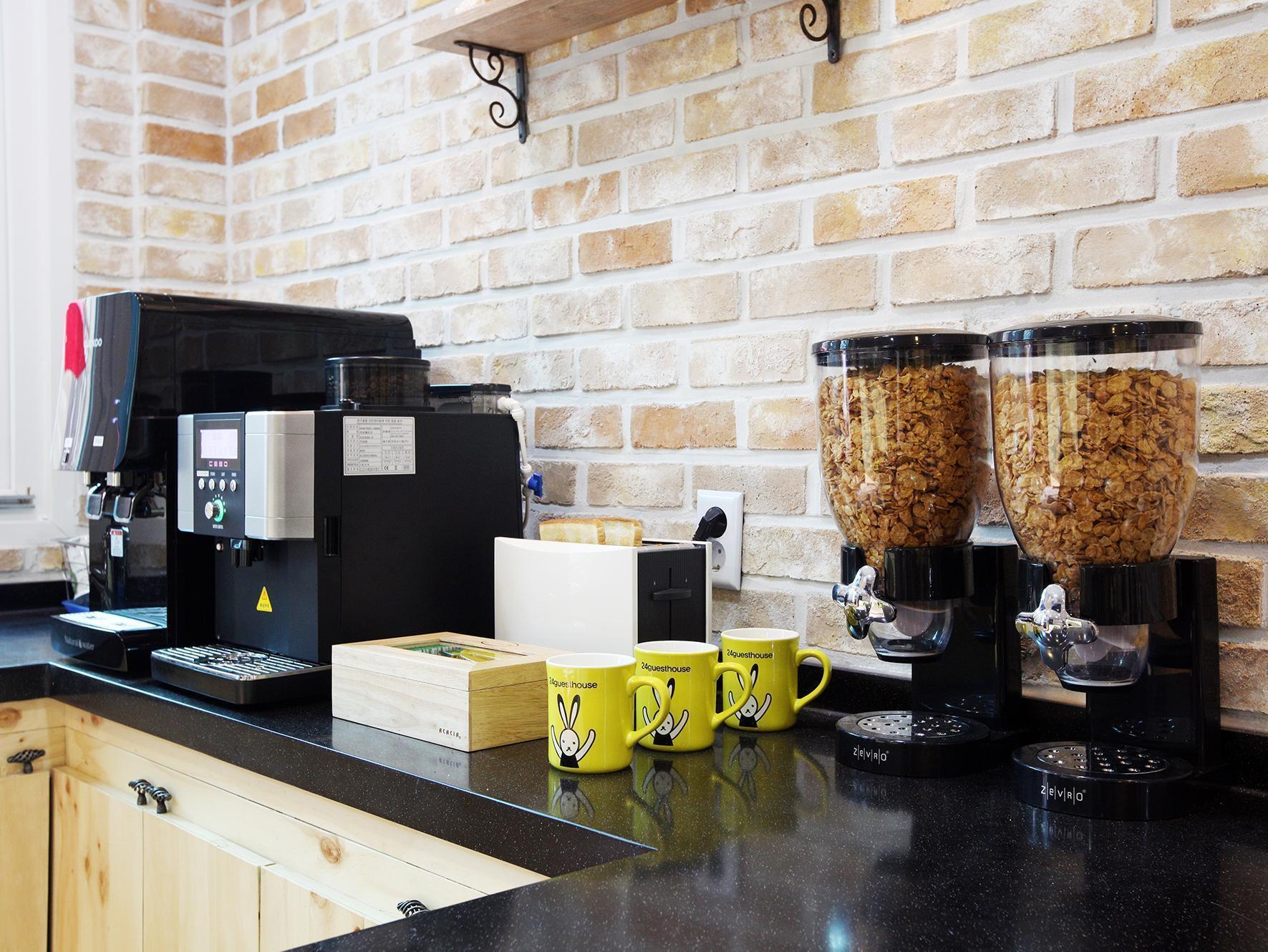 24 Myeongdong Avenue Guest house 2*